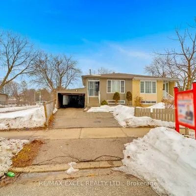 57, Lowry, Malvern, Toronto