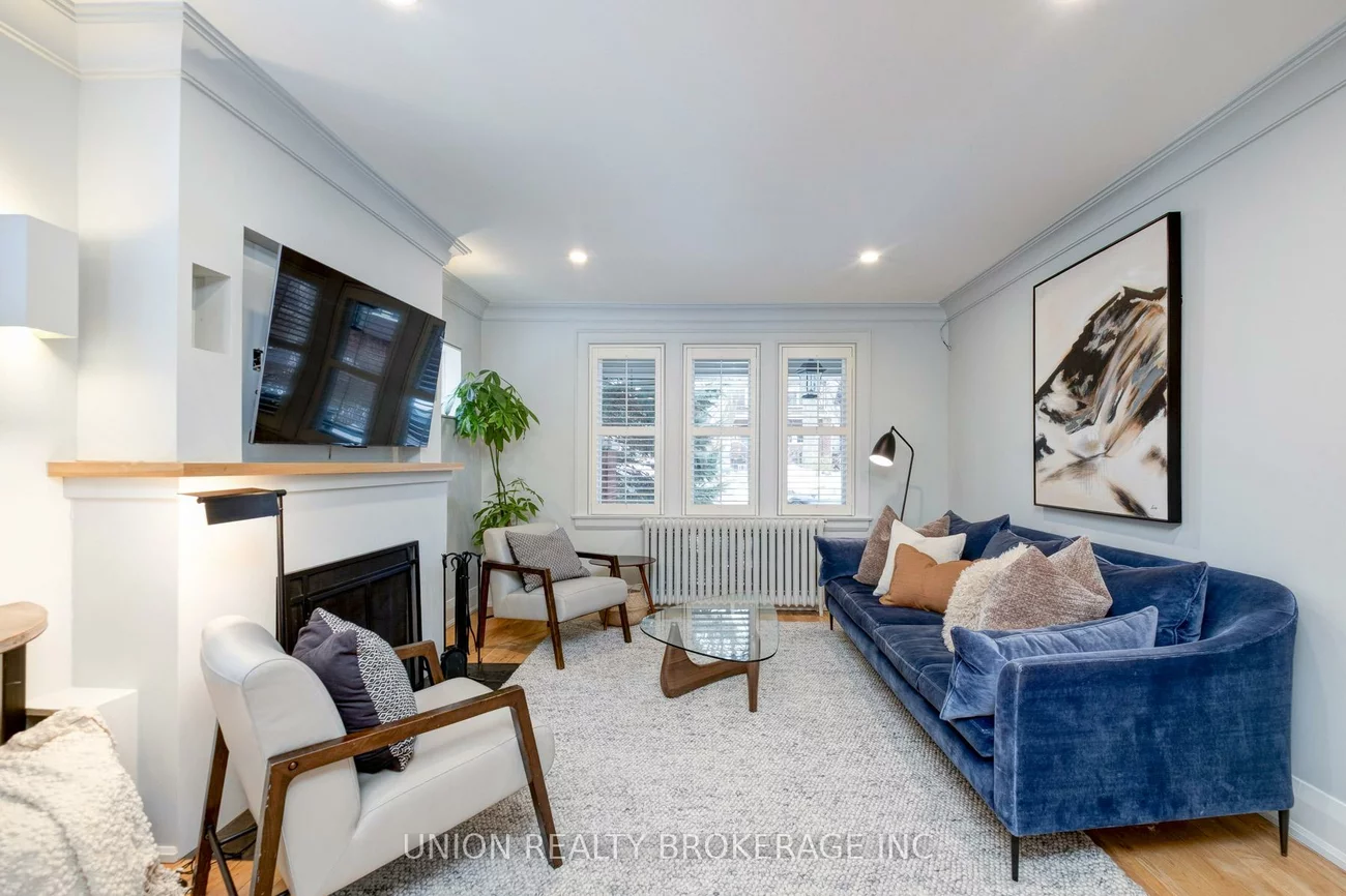 10, Hollywood, Woodbine Corridor, Toronto