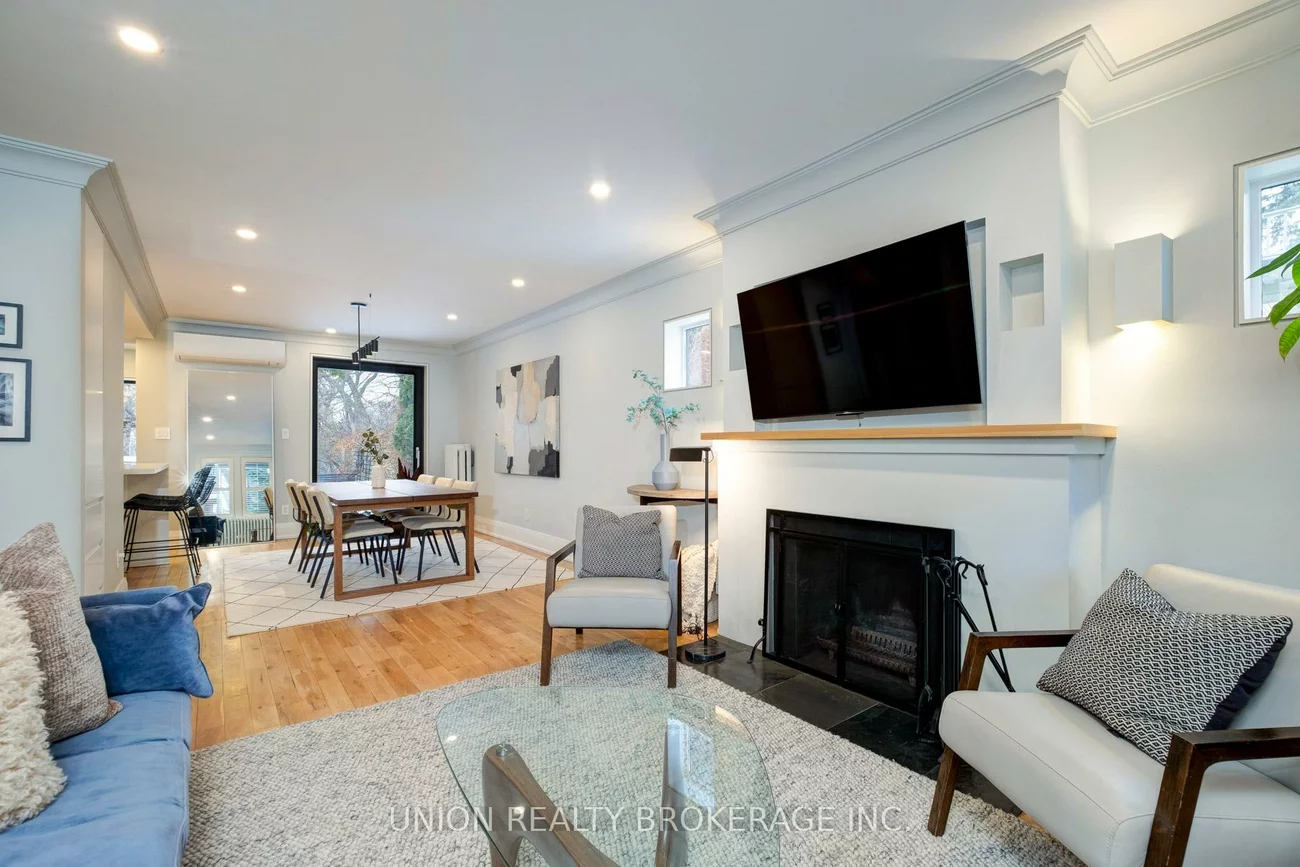 10, Hollywood, Woodbine Corridor, Toronto