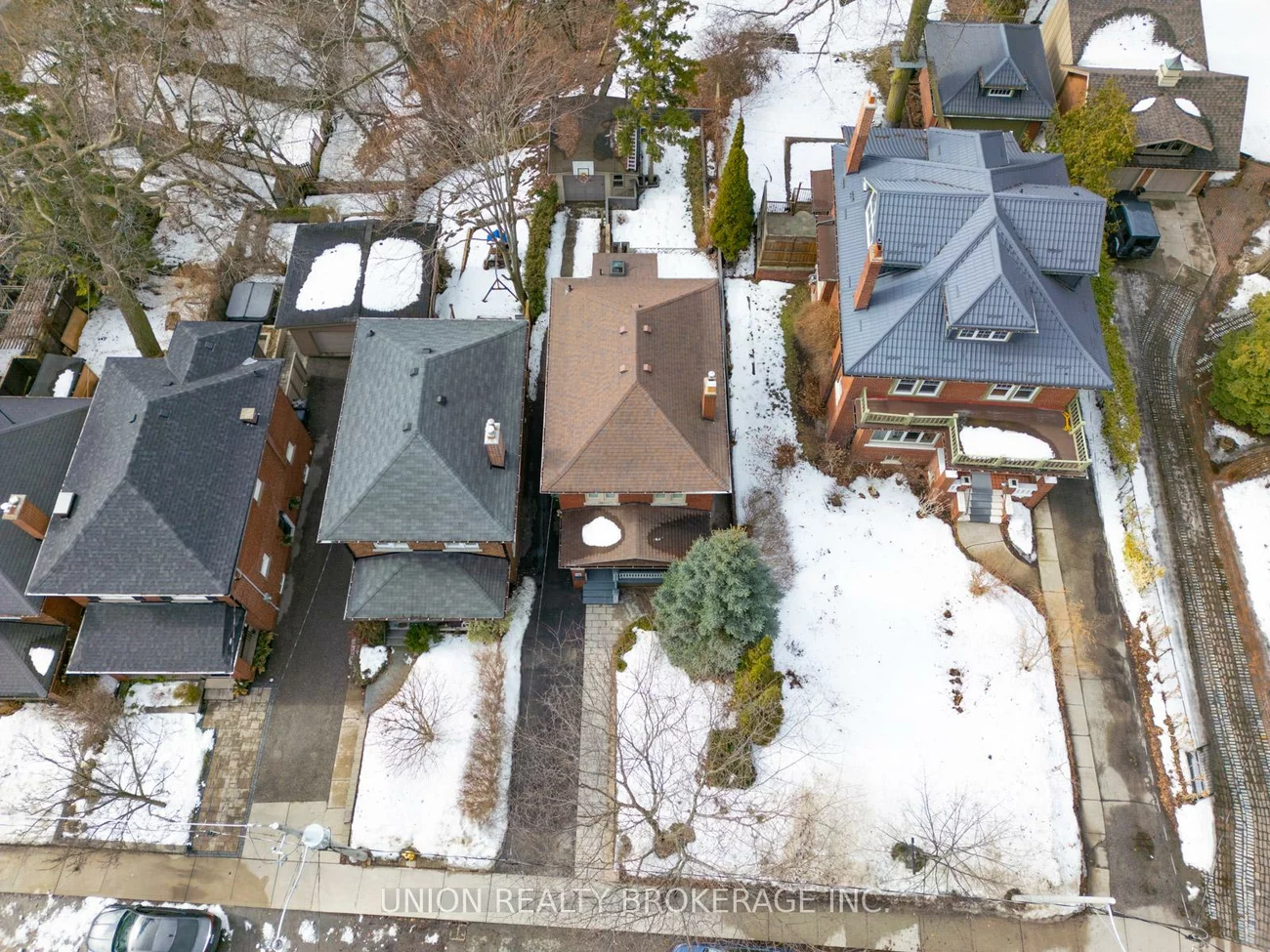 10, Hollywood, Woodbine Corridor, Toronto