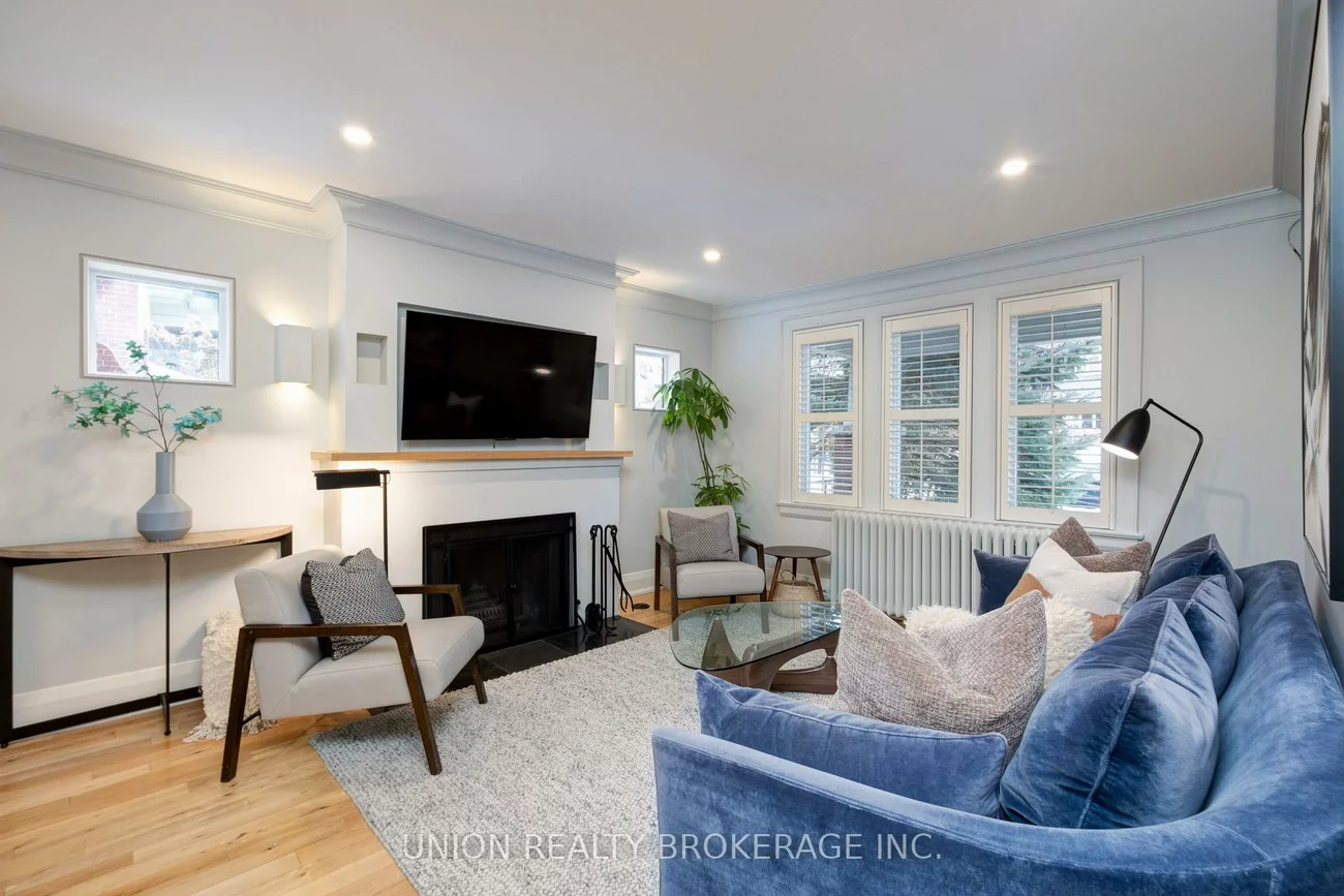 10, Hollywood, Woodbine Corridor, Toronto