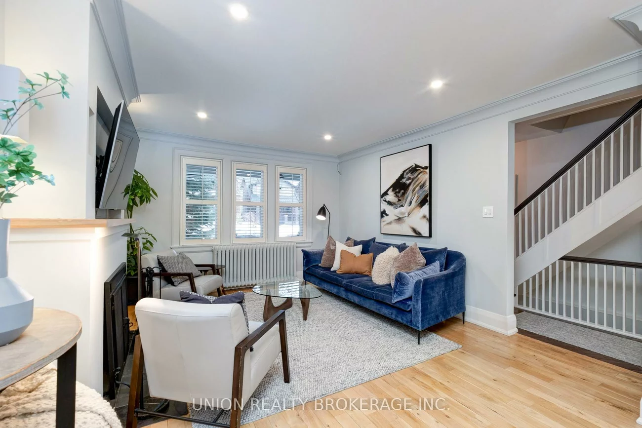 10, Hollywood, Woodbine Corridor, Toronto