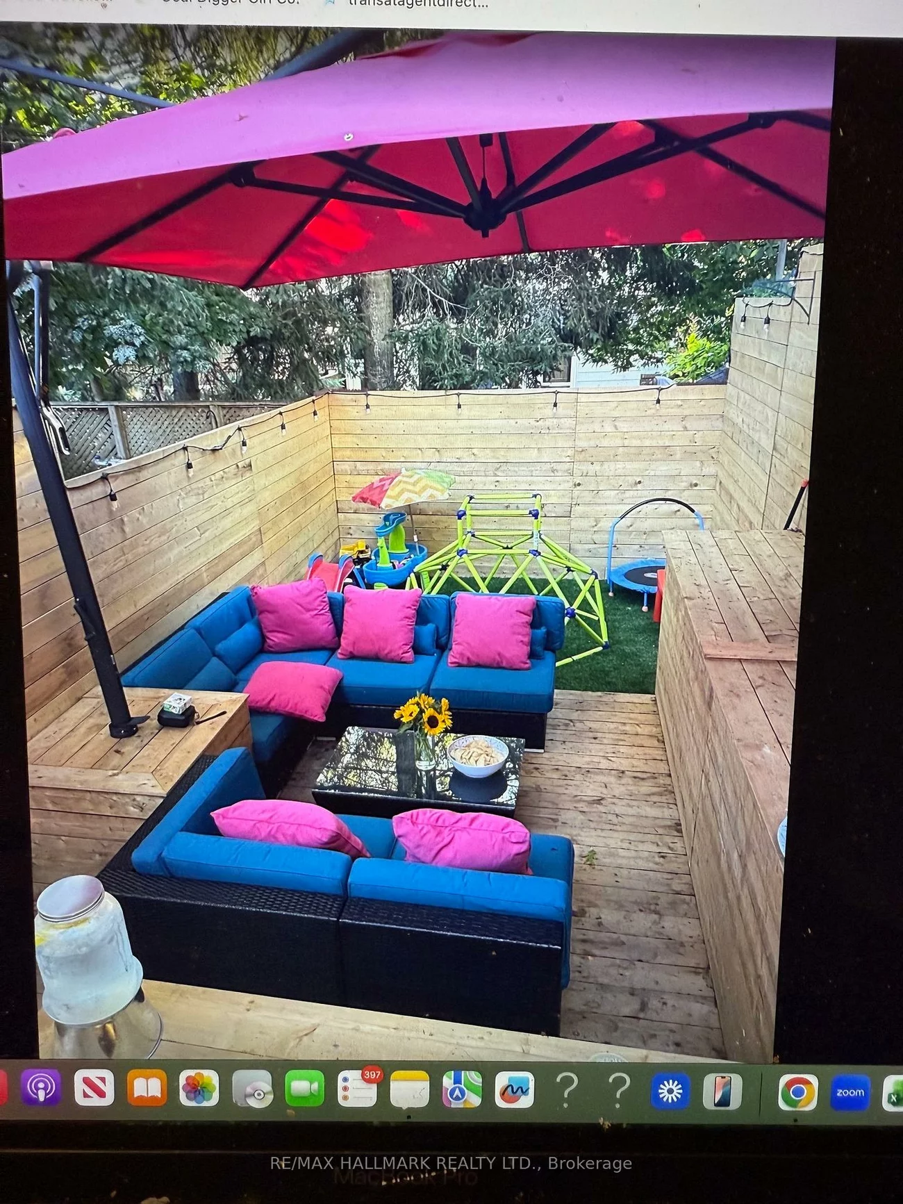 282, Lee, The Beaches, Toronto