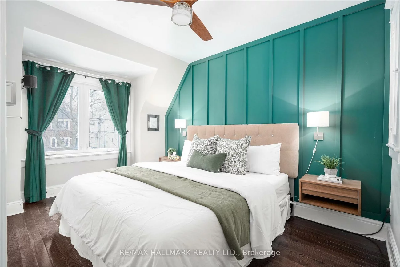 282, Lee, The Beaches, Toronto