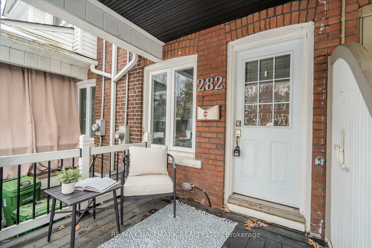 282, Lee, The Beaches, Toronto