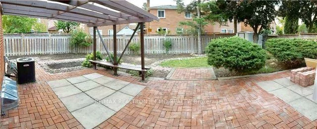 4, Longbow, Steeles, Toronto