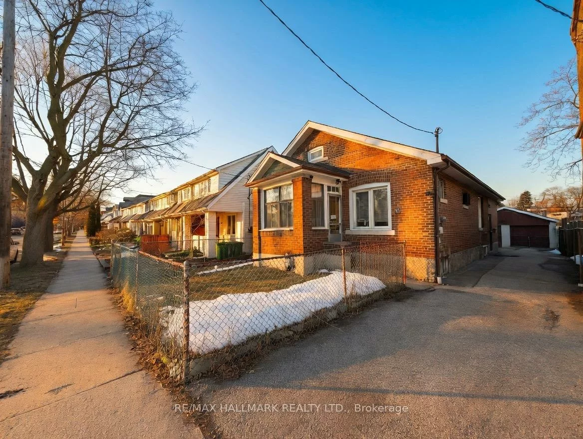 51, Alton, South Riverdale, Toronto