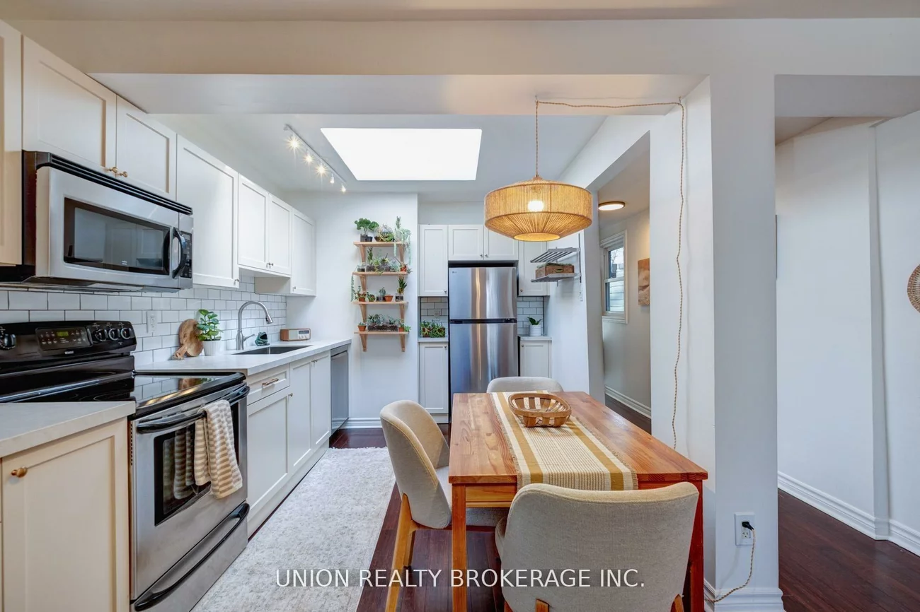 237, Craven, Greenwood-Coxwell, Toronto