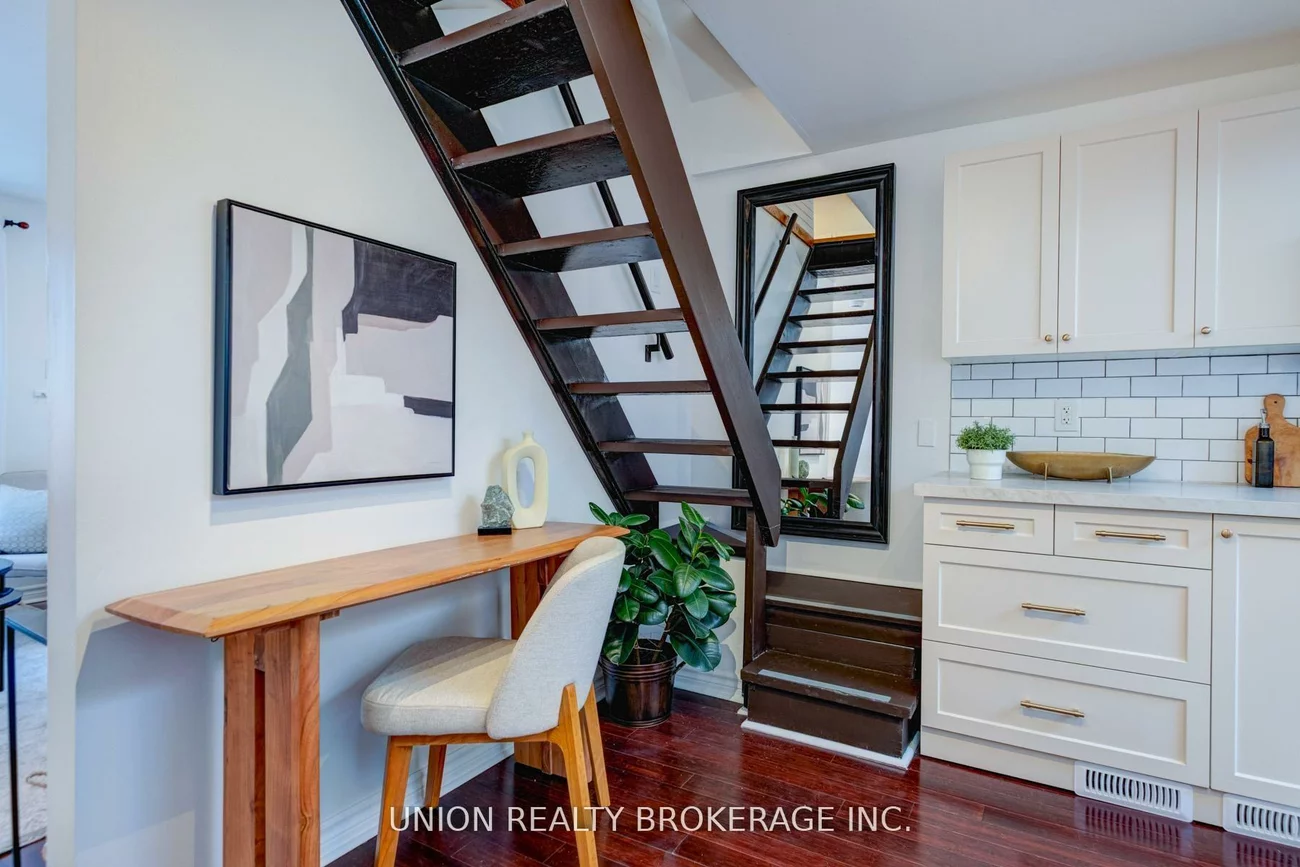 237, Craven, Greenwood-Coxwell, Toronto