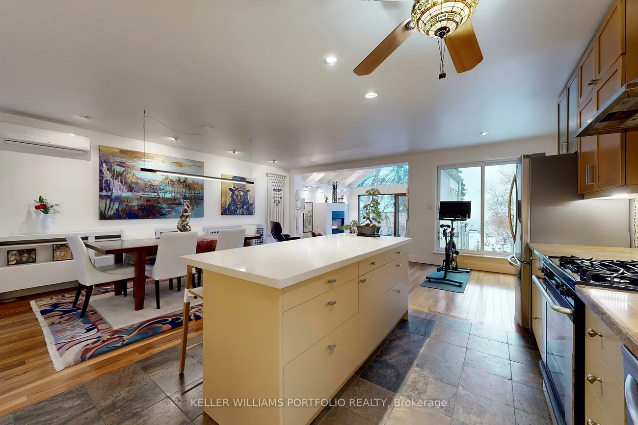 22, Pitt, Clairlea-Birchmount, Toronto