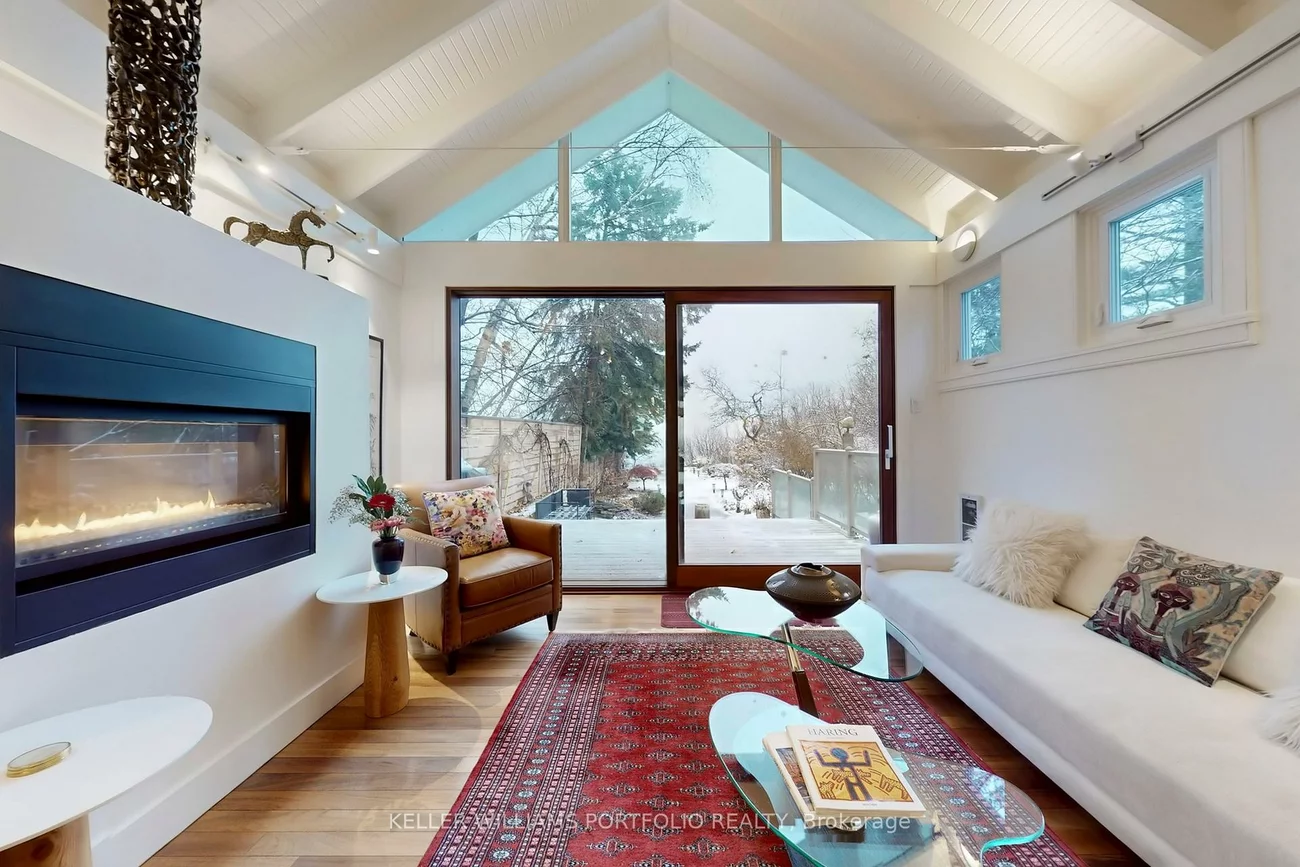 22, Pitt, Clairlea-Birchmount, Toronto