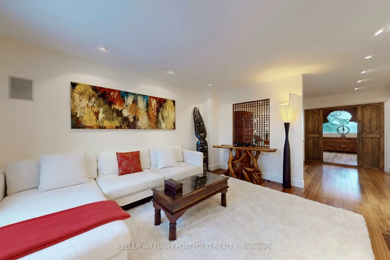 22, Pitt, Clairlea-Birchmount, Toronto