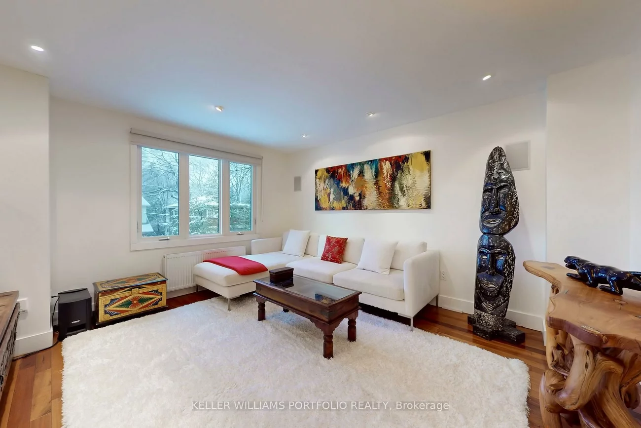 22, Pitt, Clairlea-Birchmount, Toronto