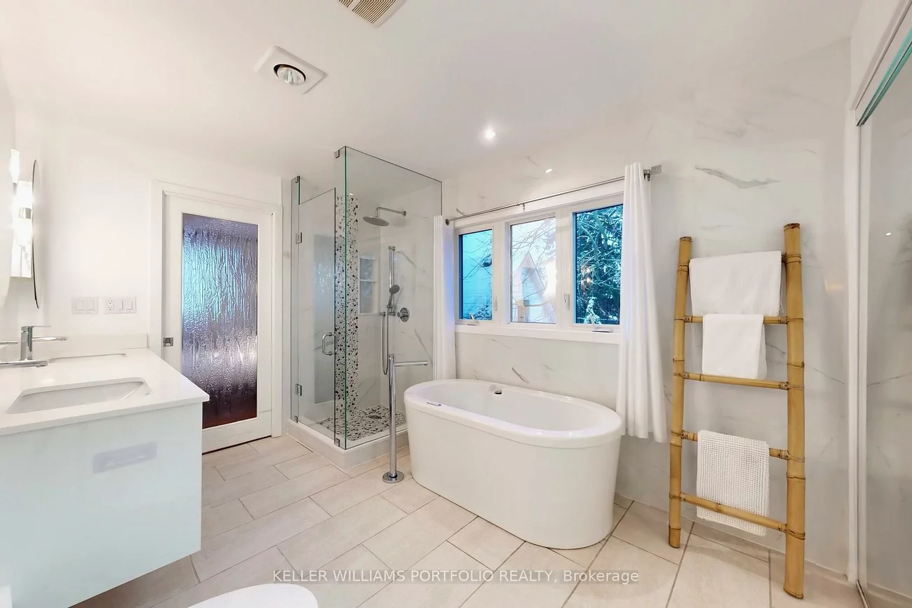 22, Pitt, Clairlea-Birchmount, Toronto