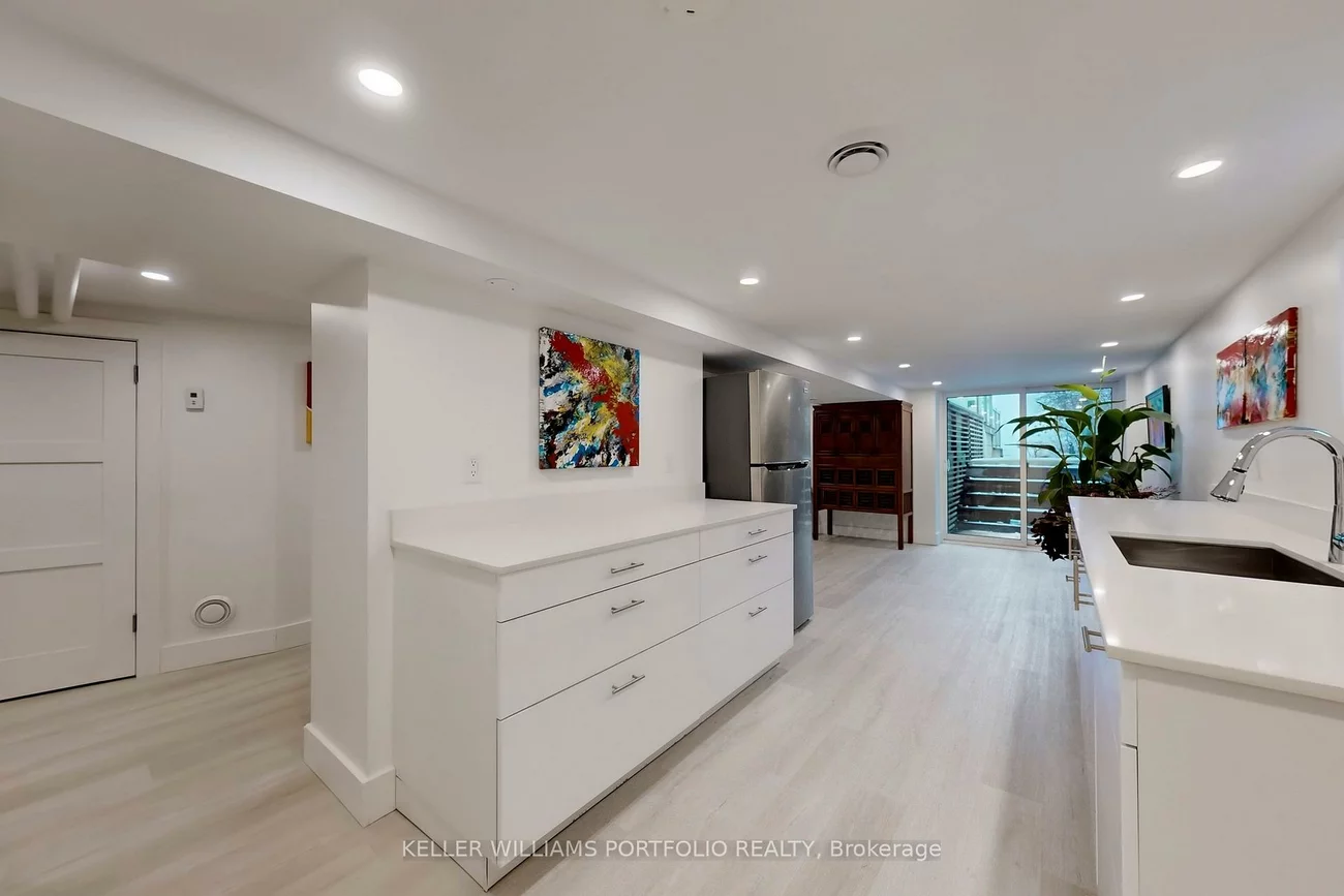 22, Pitt, Clairlea-Birchmount, Toronto