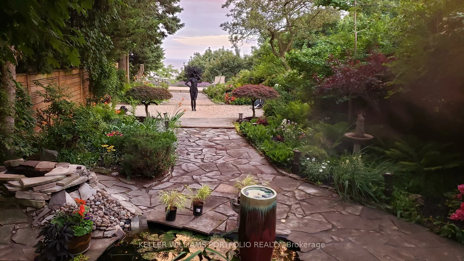 22, Pitt, Clairlea-Birchmount, Toronto