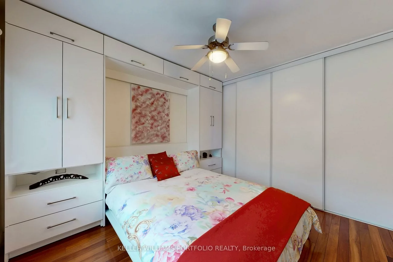 22, Pitt, Clairlea-Birchmount, Toronto