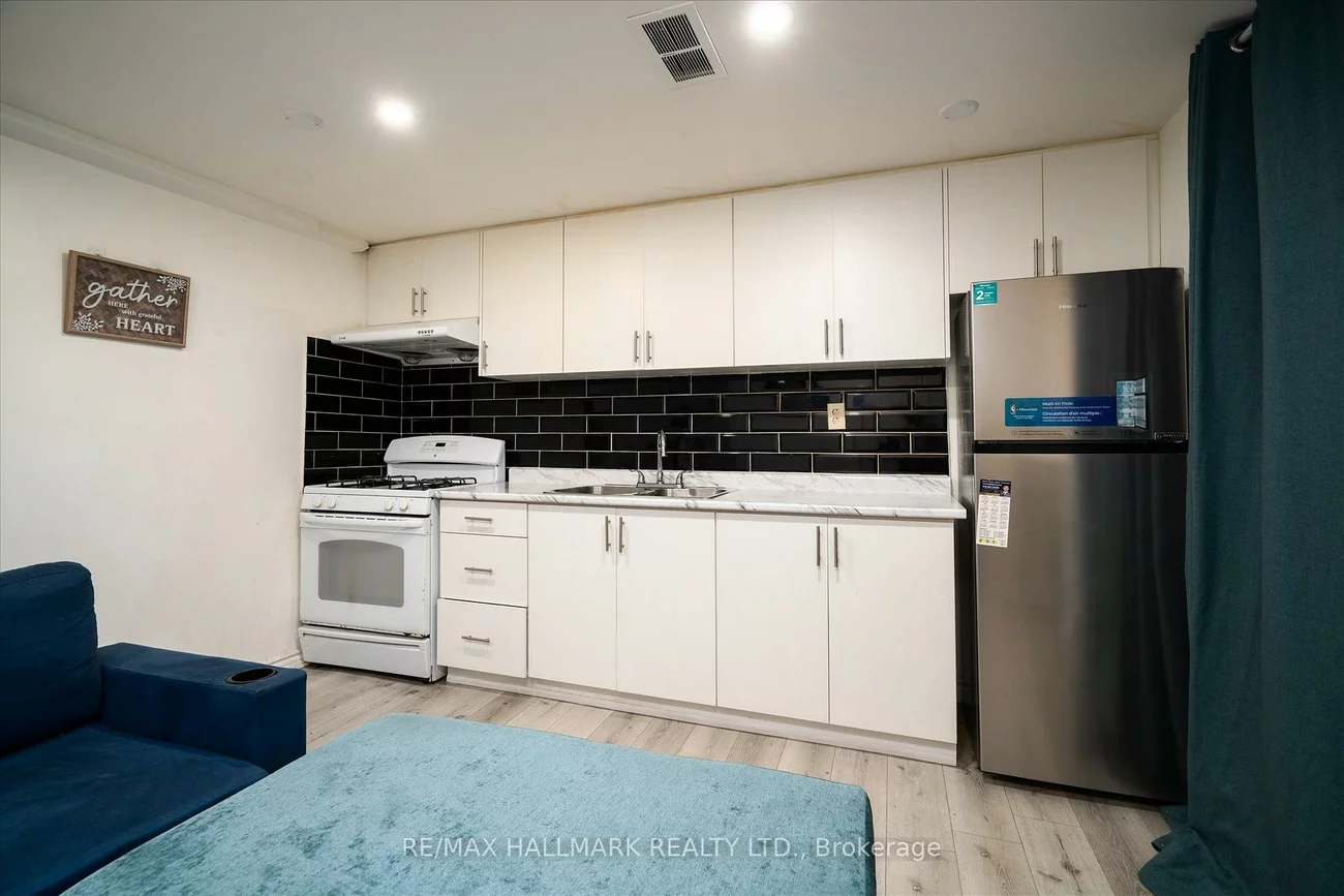 65, Montvale, Cliffcrest, Toronto