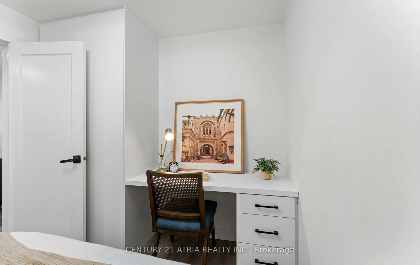 65, Crewe, Woodbine-Lumsden, Toronto