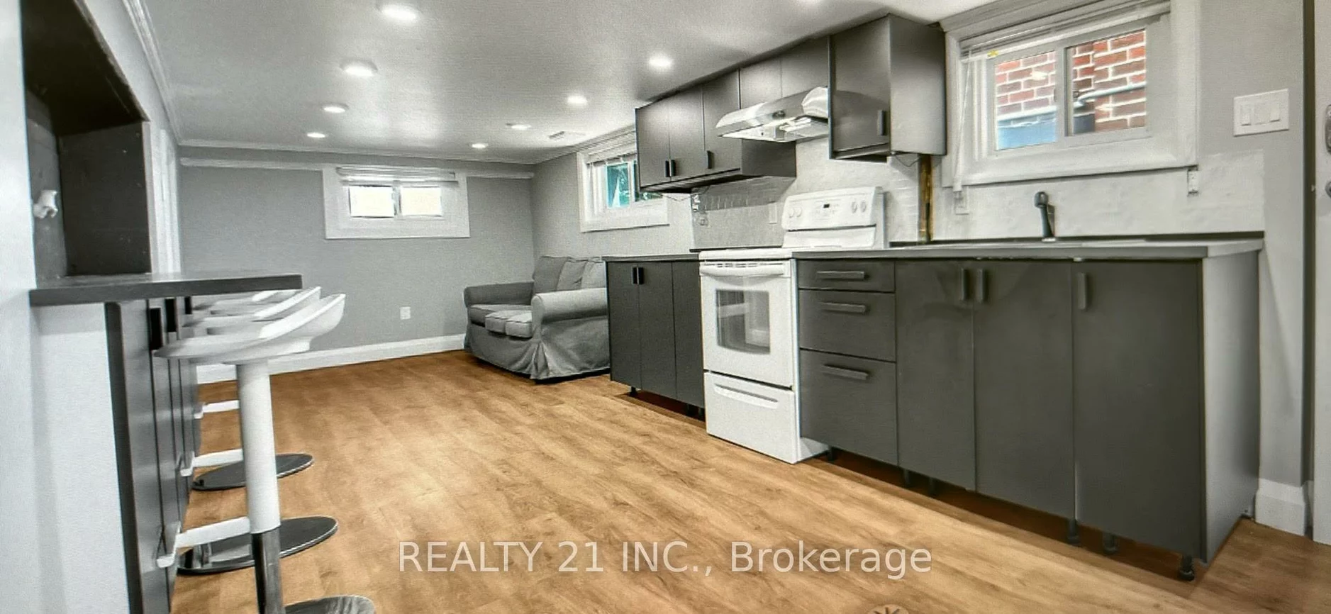 60, Phillip, Birchcliffe-Cliffside, Toronto