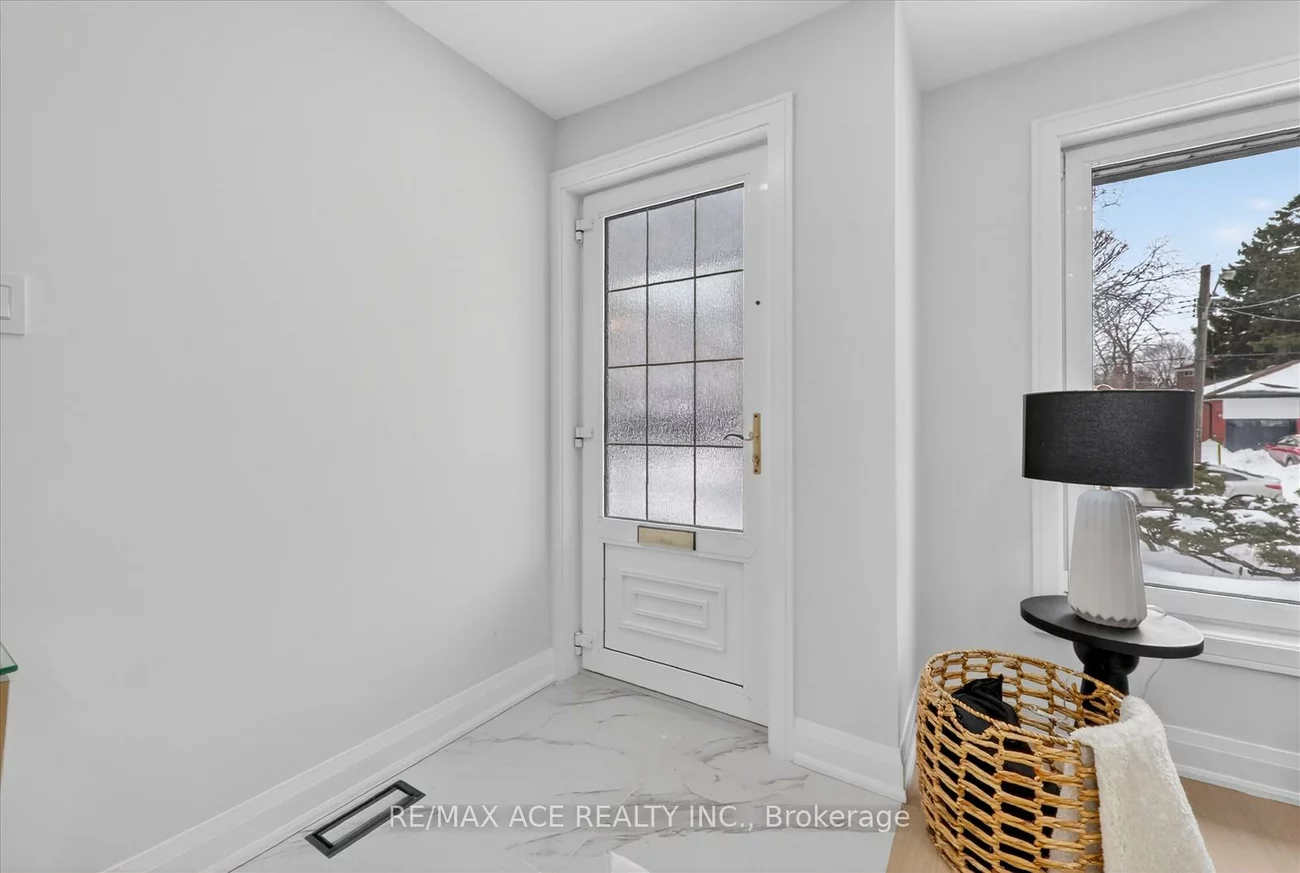 53, Sharbot, Woburn, Toronto