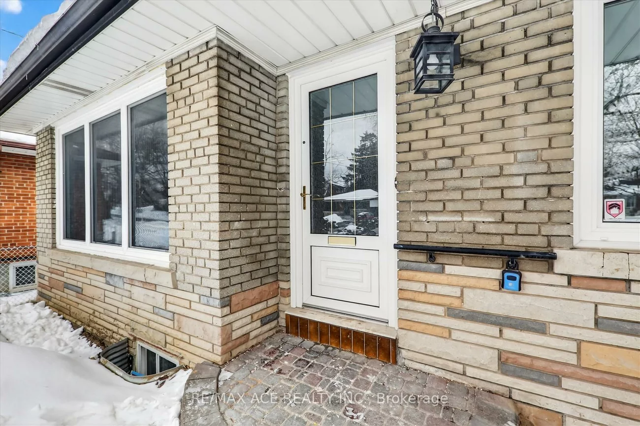 53, Sharbot, Woburn, Toronto