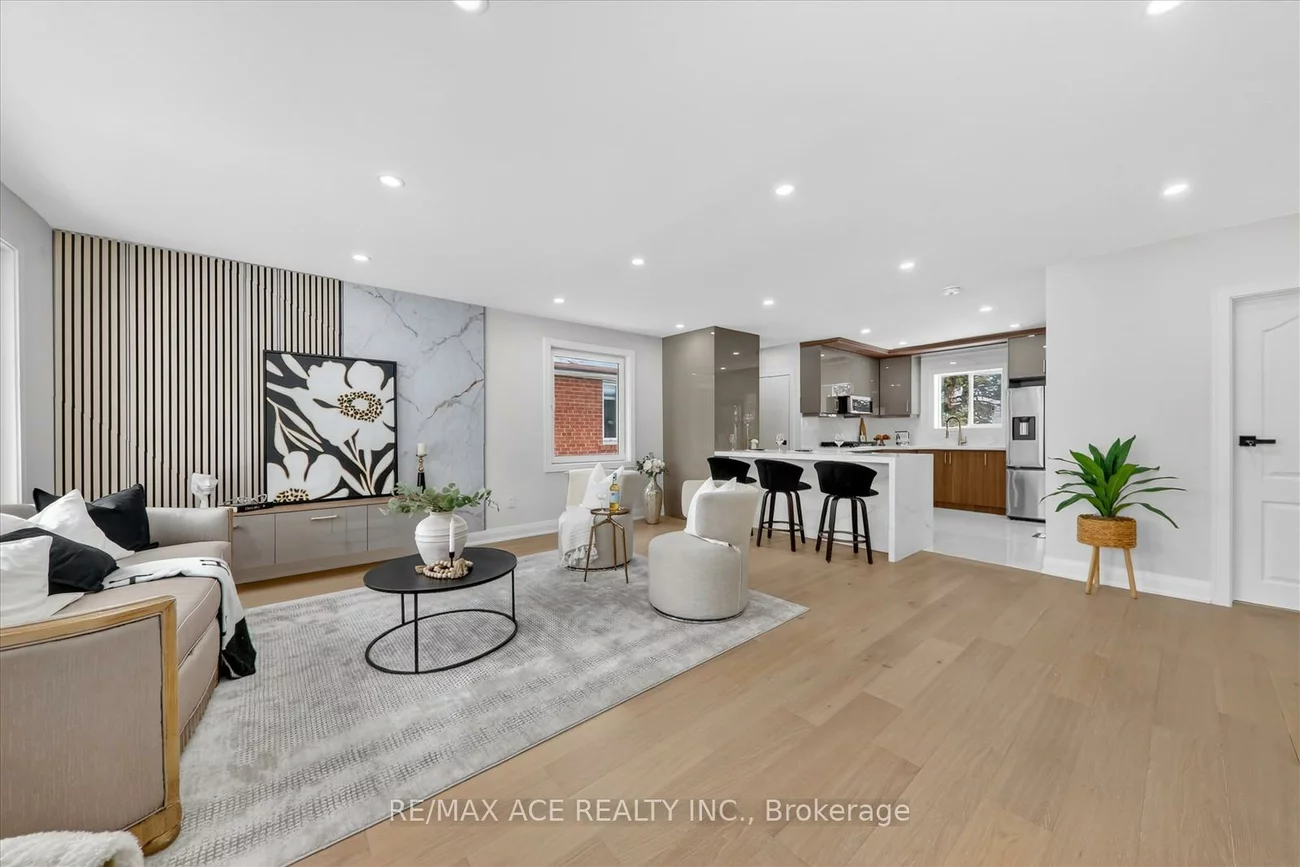 53, Sharbot, Woburn, Toronto