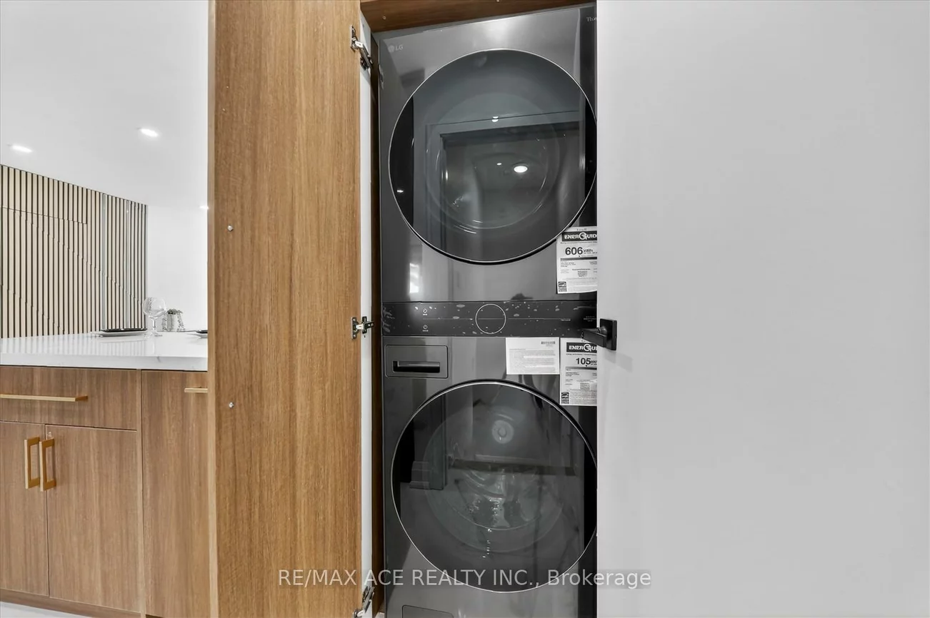 53, Sharbot, Woburn, Toronto