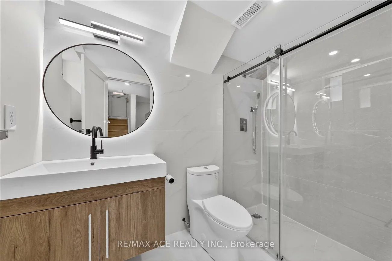 53, Sharbot, Woburn, Toronto