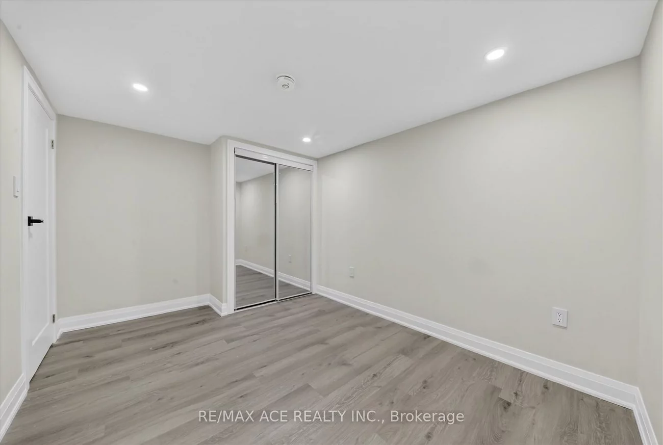 53, Sharbot, Woburn, Toronto