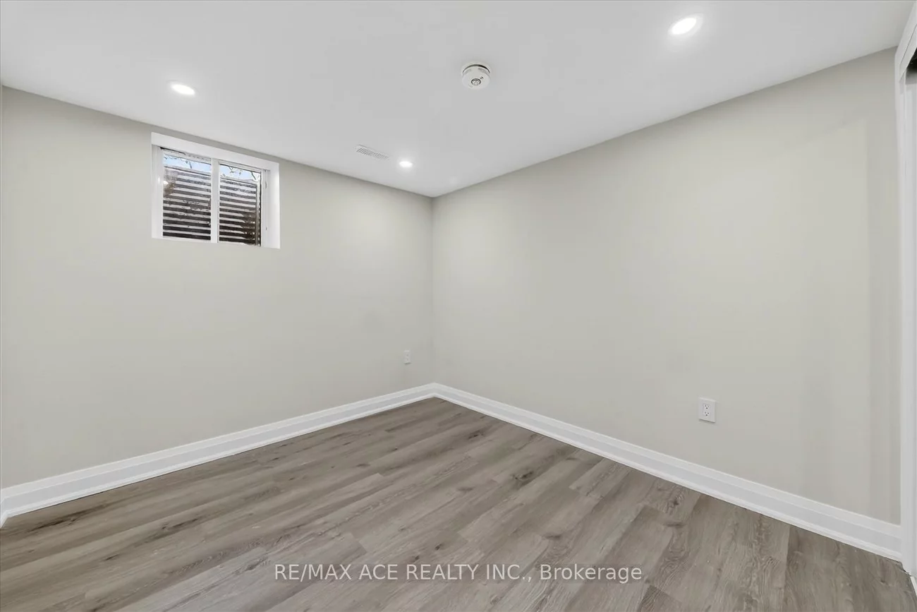 53, Sharbot, Woburn, Toronto