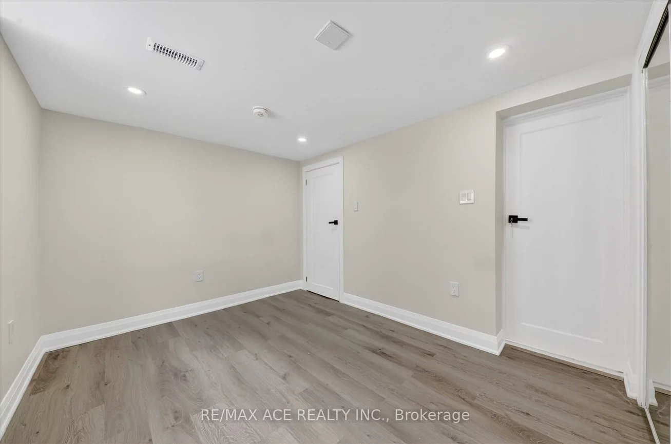 53, Sharbot, Woburn, Toronto