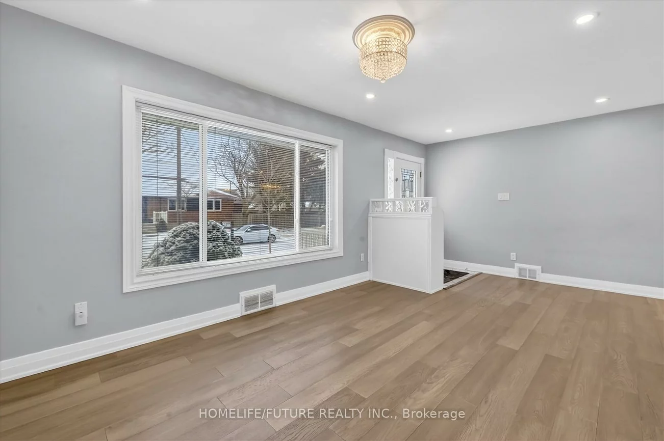 83, Pachino, Wexford-Maryvale, Toronto