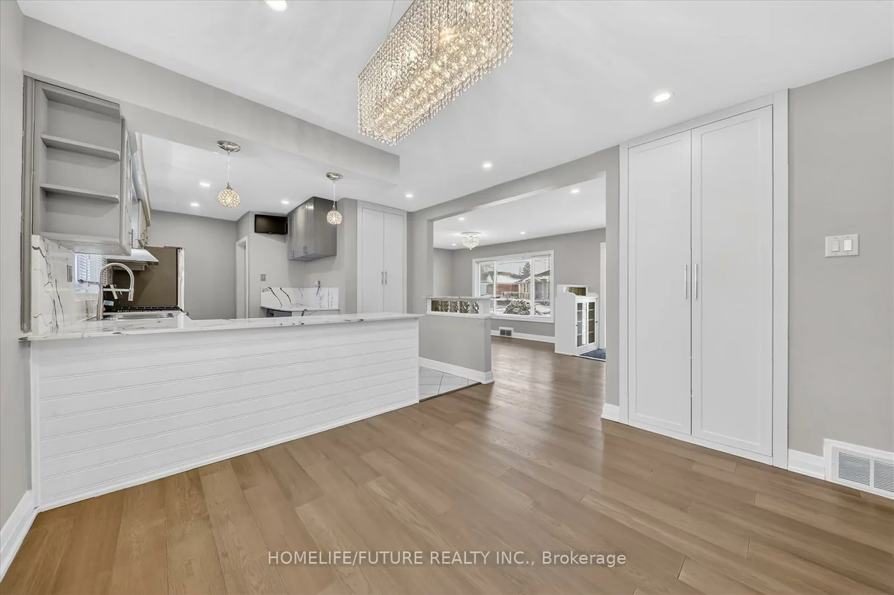 83, Pachino, Wexford-Maryvale, Toronto