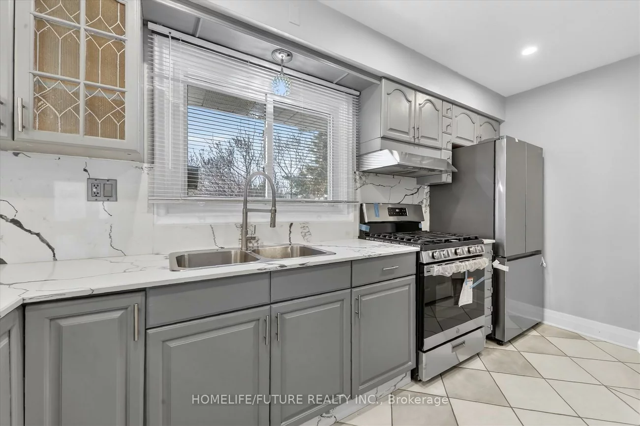 83, Pachino, Wexford-Maryvale, Toronto