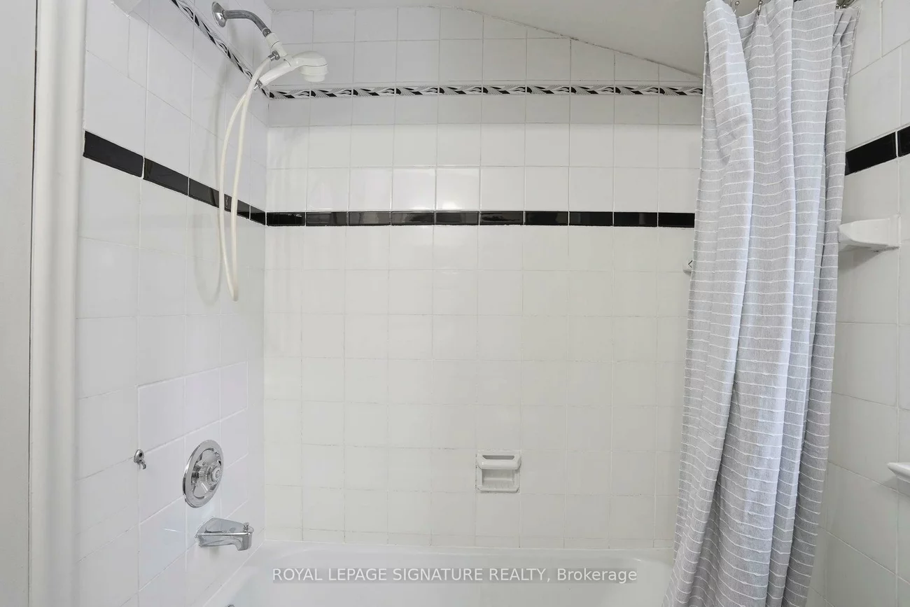 11, Innisdale, Wexford-Maryvale, Toronto