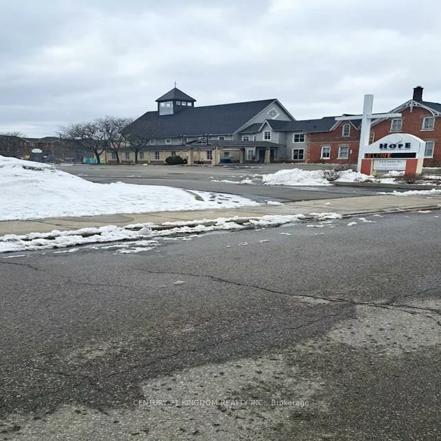 11, Centre, Scarborough Village, Toronto