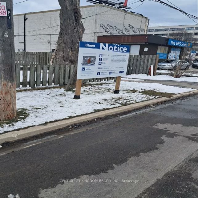 11, Centre, Scarborough Village, Toronto