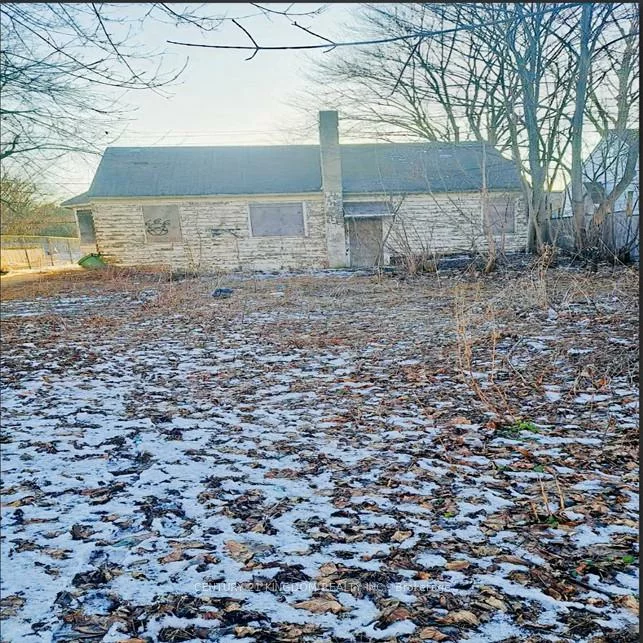 11, Centre, Scarborough Village, Toronto