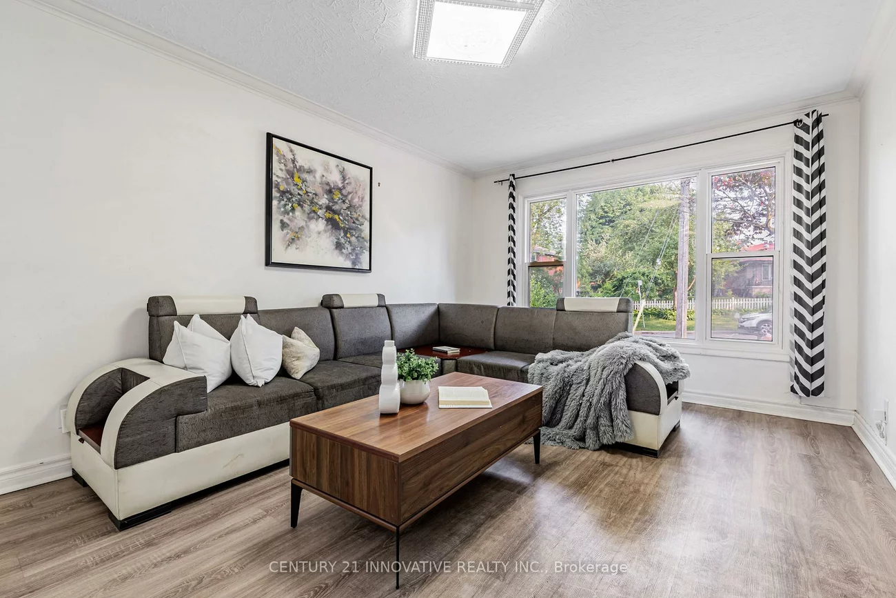 64, Dale, Guildwood, Toronto