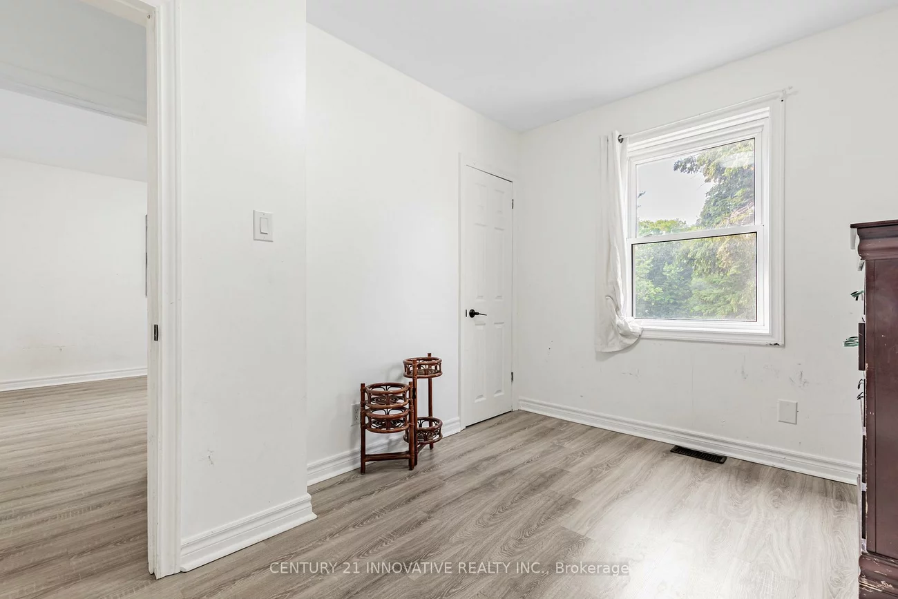 64, Dale, Guildwood, Toronto
