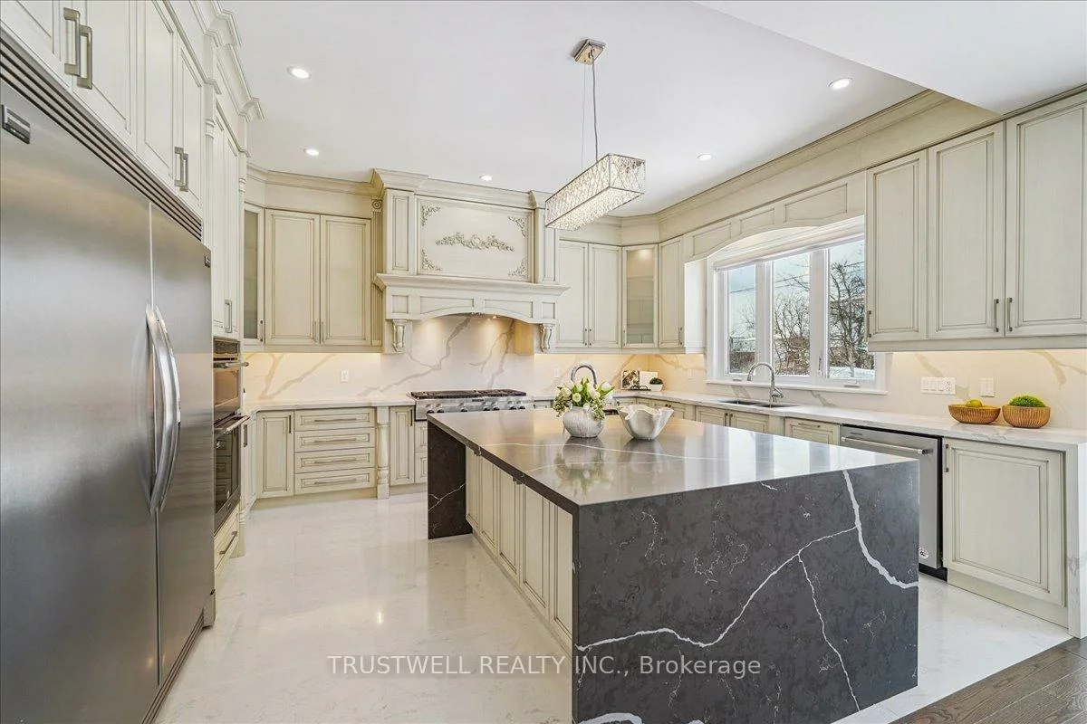 98, Castle Hill, L'Amoreaux, Toronto