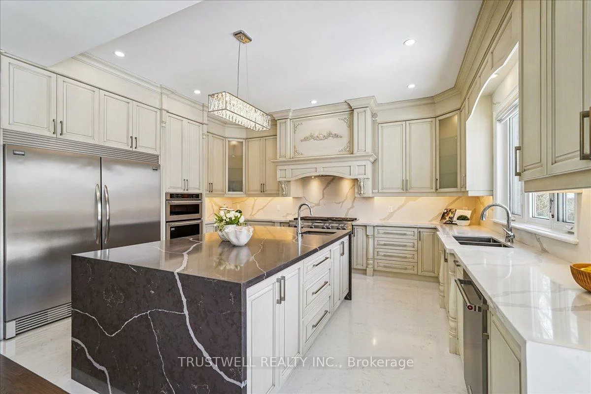 98, Castle Hill, L'Amoreaux, Toronto