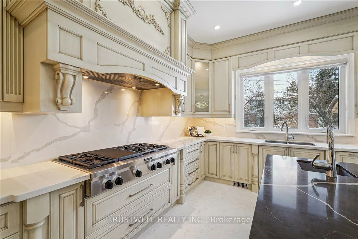 98, Castle Hill, L'Amoreaux, Toronto