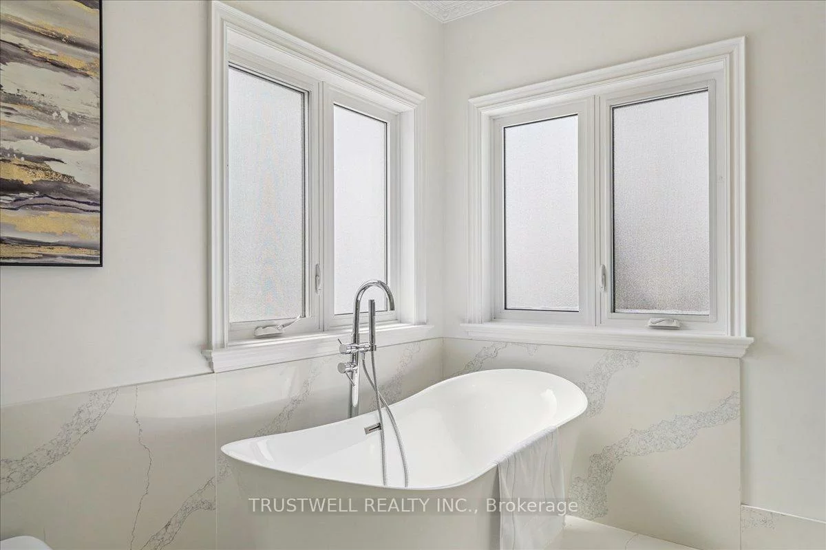 98, Castle Hill, L'Amoreaux, Toronto
