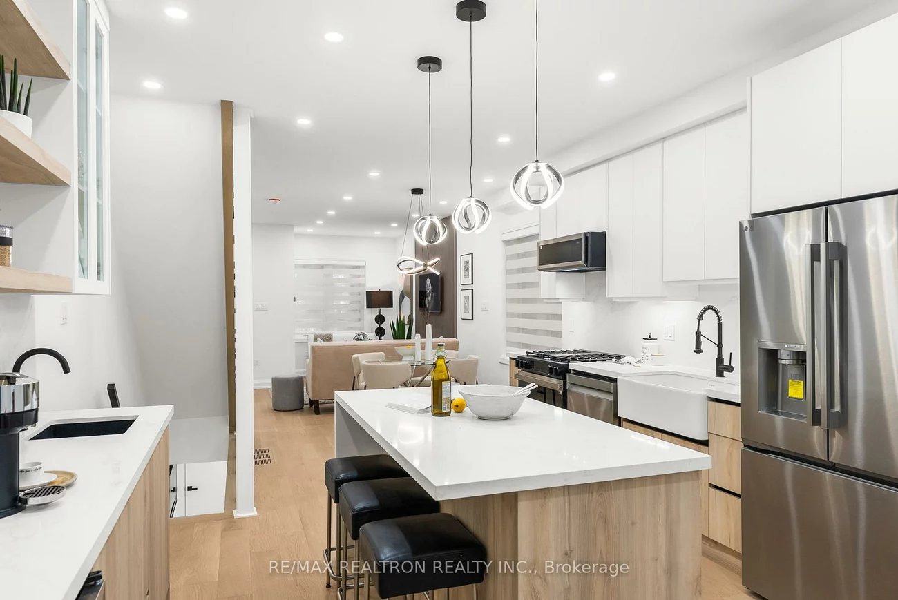 111, Glenmore, Woodbine Corridor, Toronto