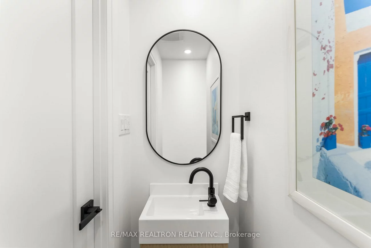 111, Glenmore, Woodbine Corridor, Toronto