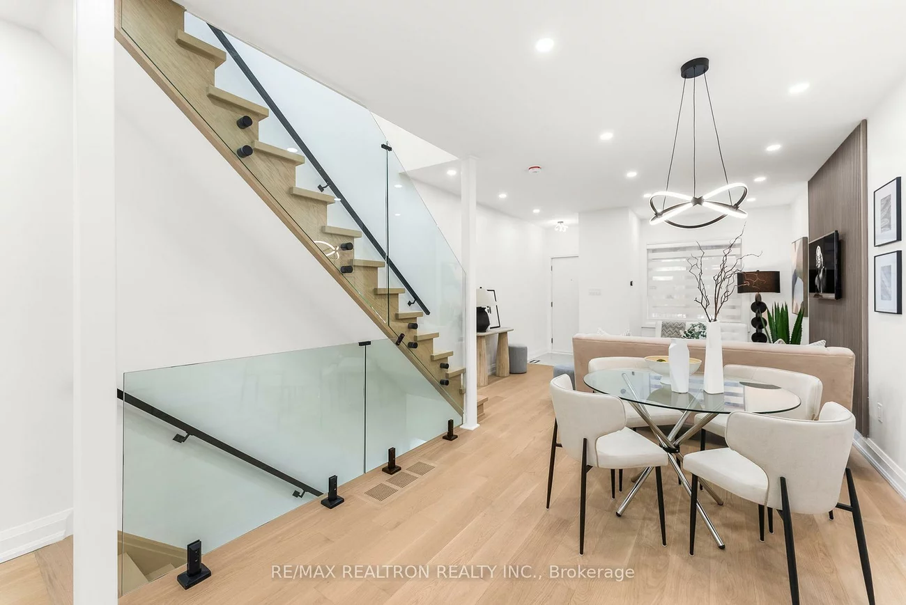 111, Glenmore, Woodbine Corridor, Toronto