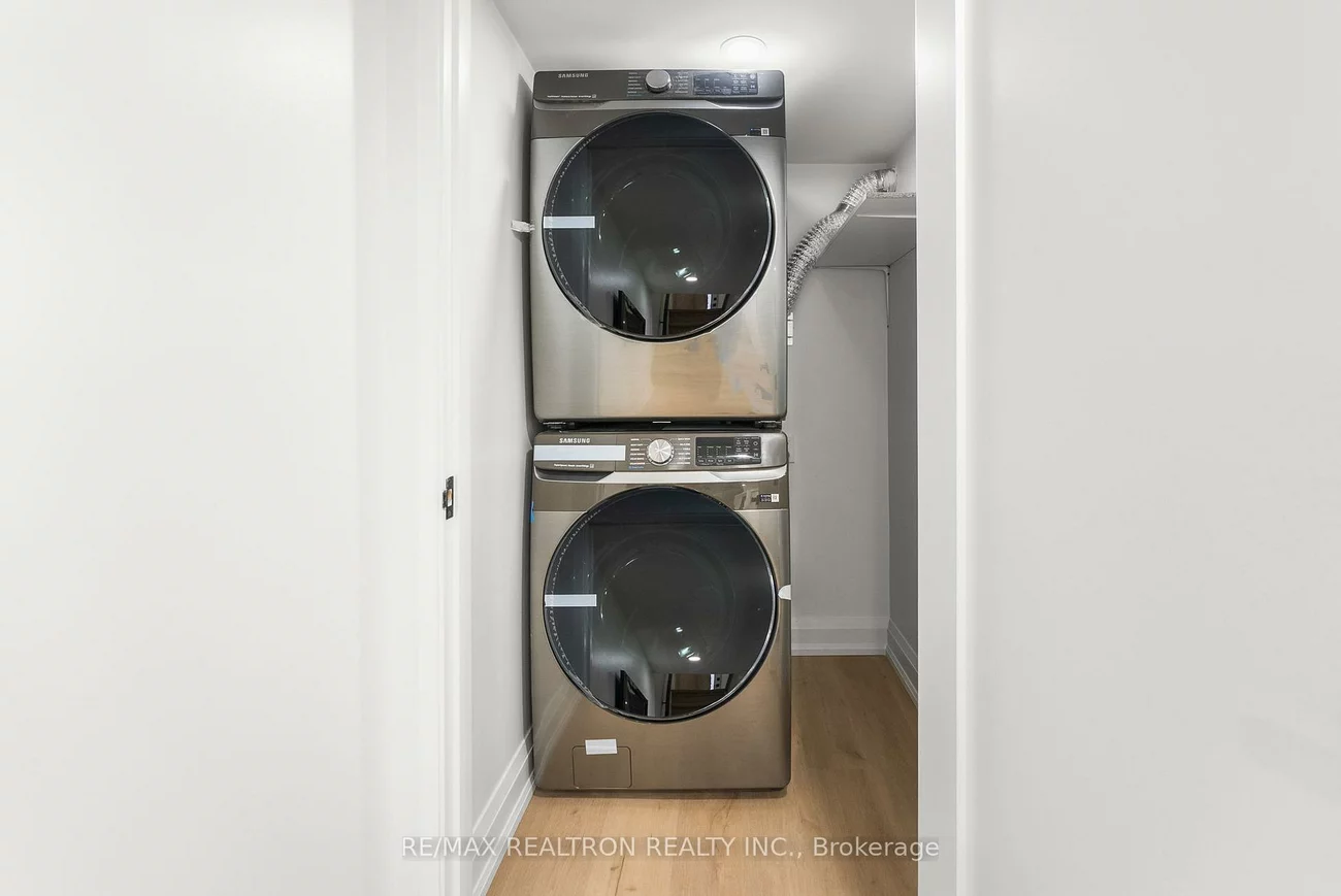 111, Glenmore, Woodbine Corridor, Toronto