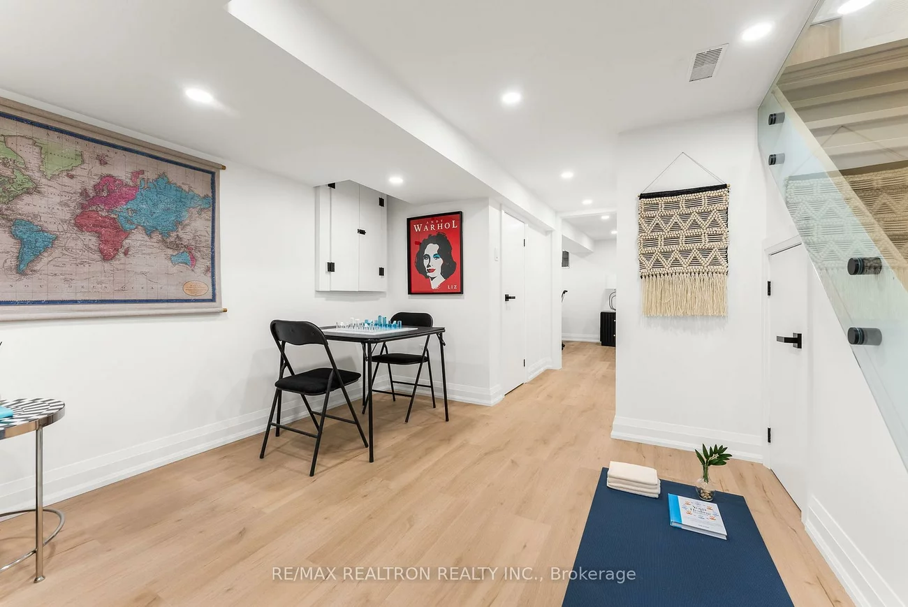 111, Glenmore, Woodbine Corridor, Toronto